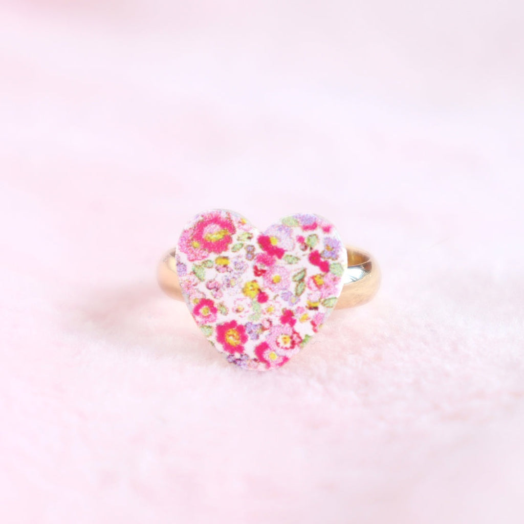 Petite Fleur Heart Ring